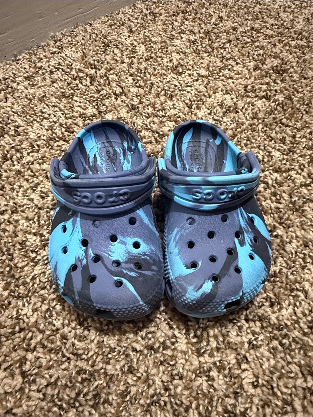 CROCS Kids Marble Navy and Light Blue Clogs